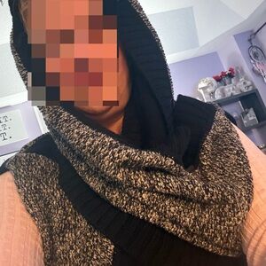 Lululemon Athletica Black and Gray Knit Hooded Scarf